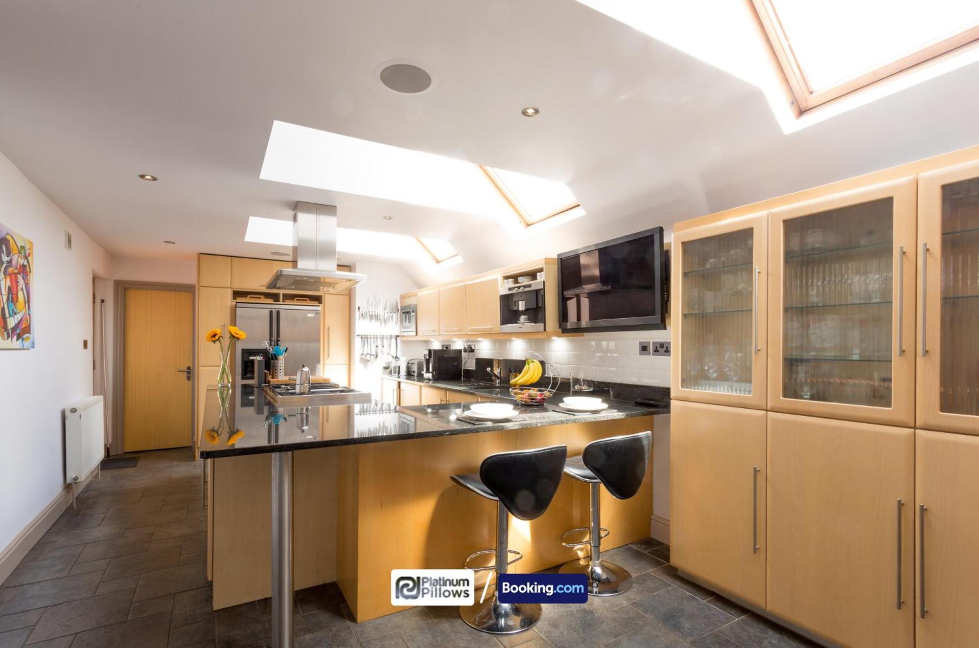 Modern Oxford 4 Bedroom Apartment, Contractor Accommodation, Walkable Into City Centre, Weekly & Monthly Deals מראה חיצוני תמונה